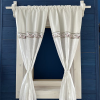 Záves dekoračný ARM 5627 pretkávaný striebornou niťou Záves dekoračný ARM 5627 pretkávaný striebornou niťou